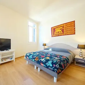 https://venezia-center-campo-san-polo-wi-fi-fibre-4-rooms.hotelinveneto.com