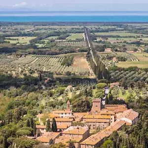 A Pochi Passi Dal Centro Bolgheri